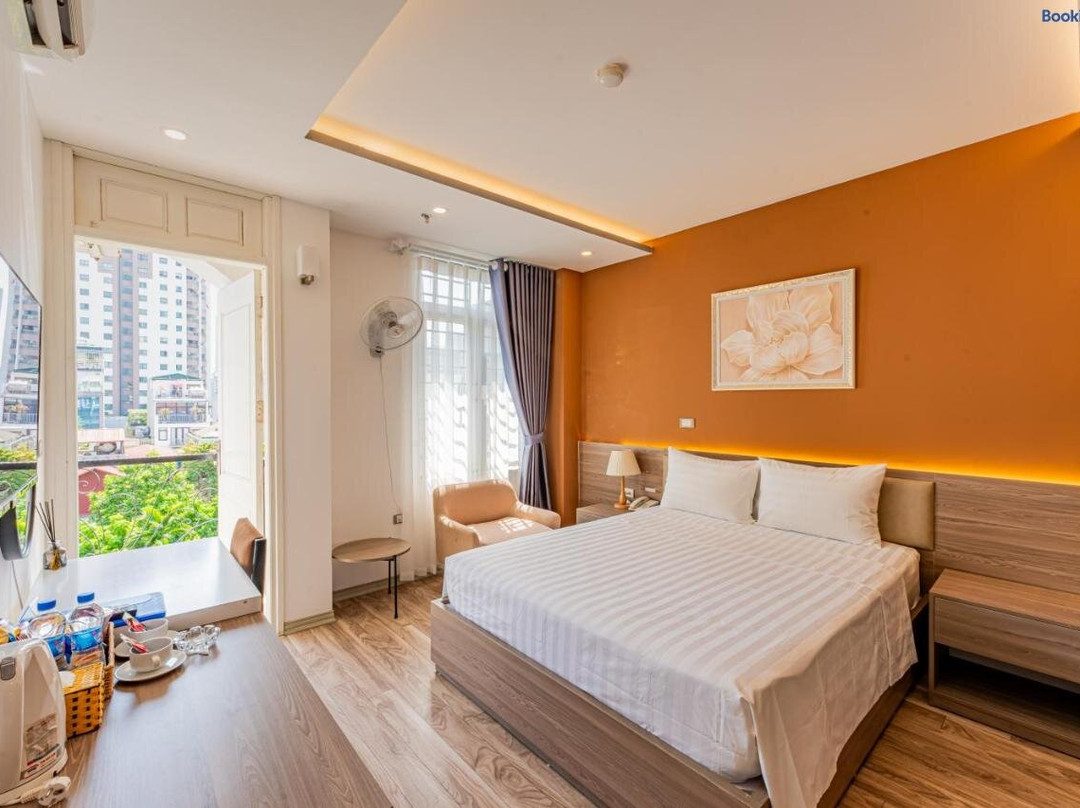 Moon Hotel 2 Do Quang