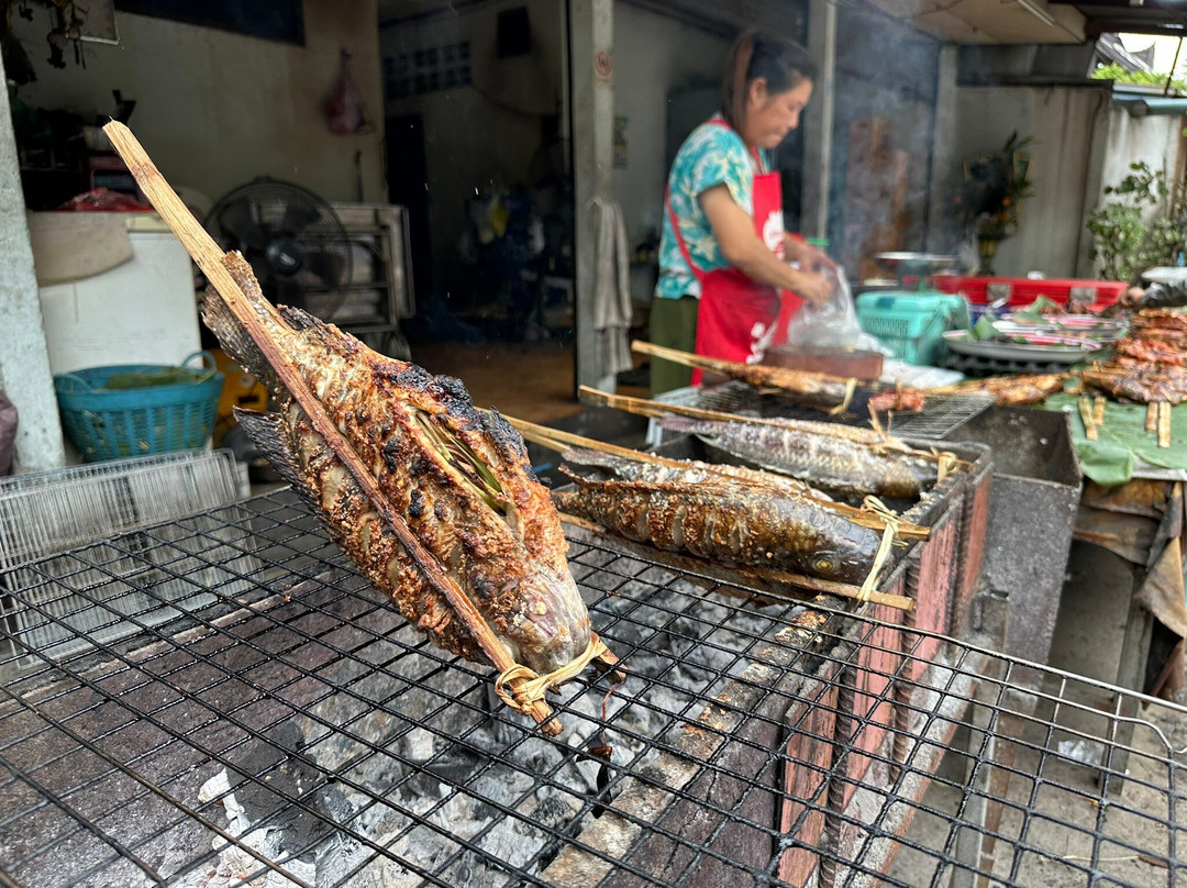 早市-琅勃拉邦必去景点