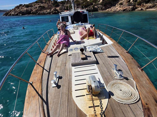 Motobarca Antares-Cannigione必去景点