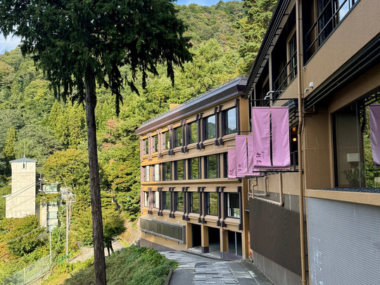 拉库玉旅馆主图