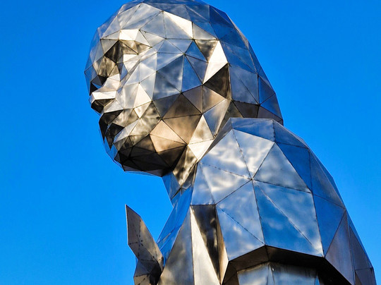 Lucie Et Les Papillons-蒙斯必去景点