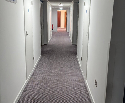 Holiday Inn Express 哈洛主图