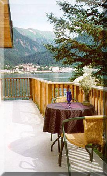 Tenakee Springs酒店住宿-Beachside Villa Luxury Inn