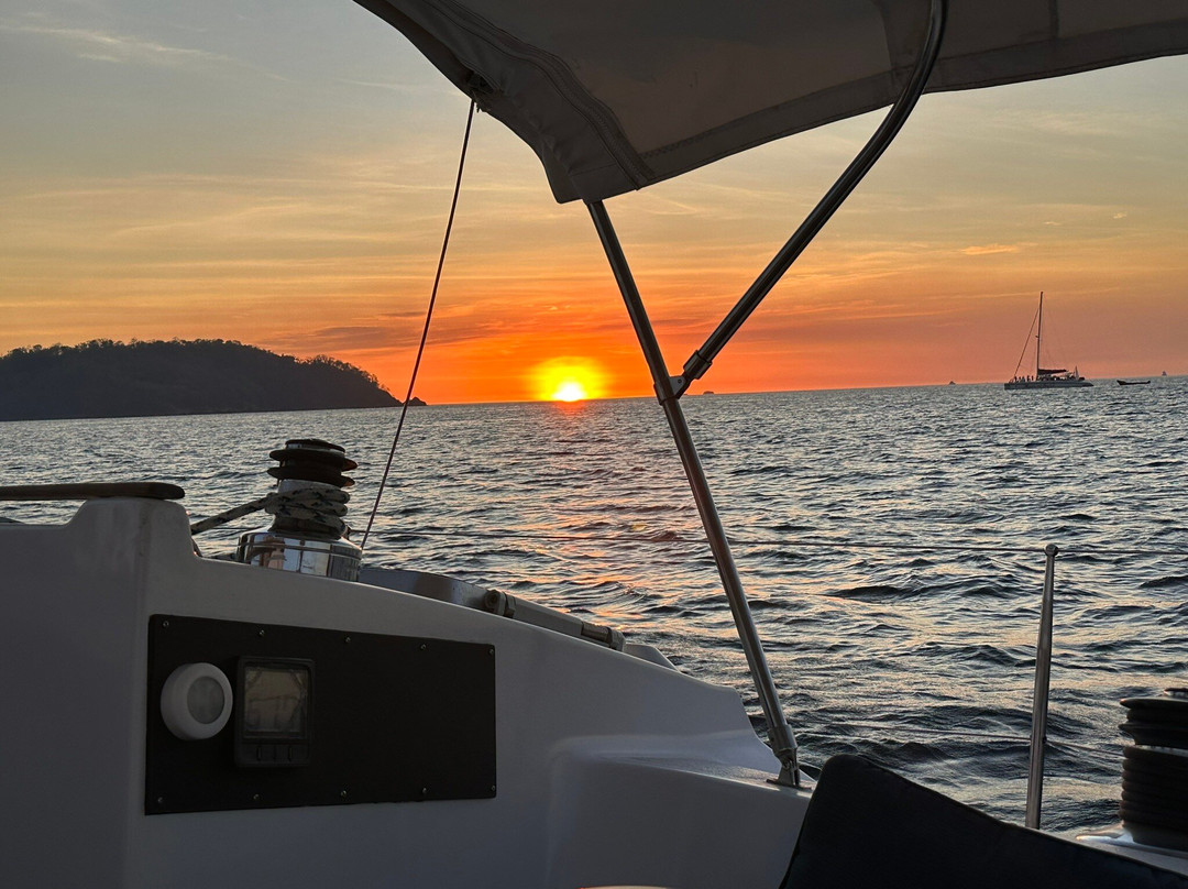 Serendipity Charters-Sailing Costa Rica-Playa Flamingo必去景点