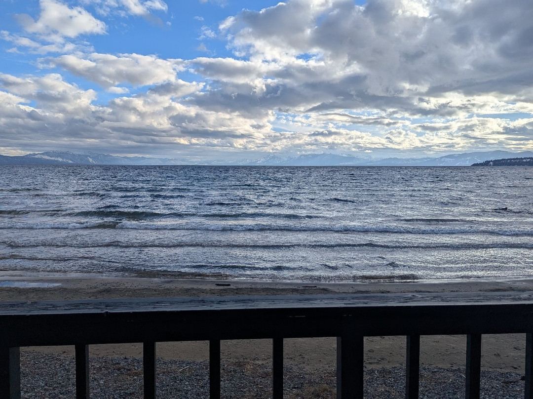 弗朗西斯肯河边旅馆主图