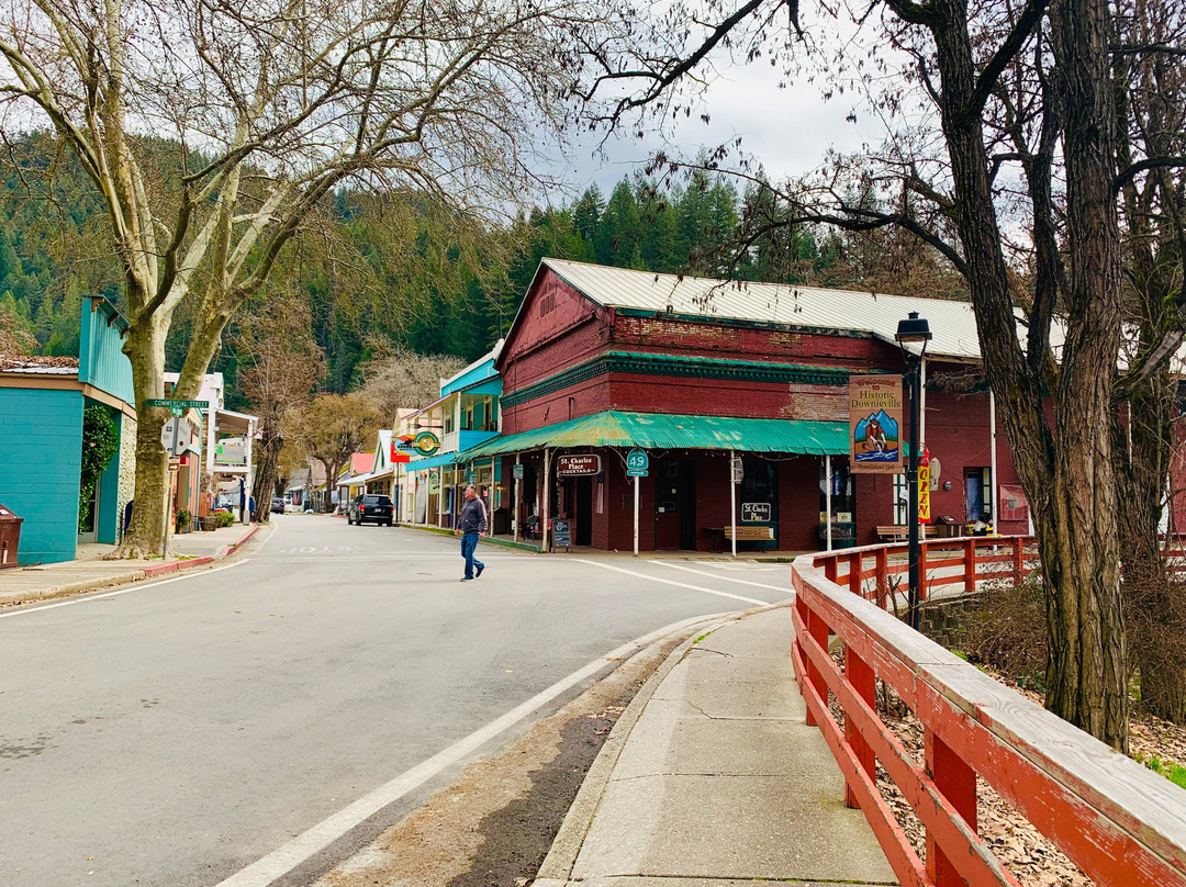 Riverside Mountain Lodge主图