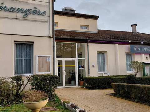 贝红杰酒店主图