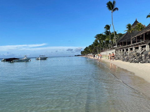 Plage de Trou aux Biches-卓欧毕雪必去景点