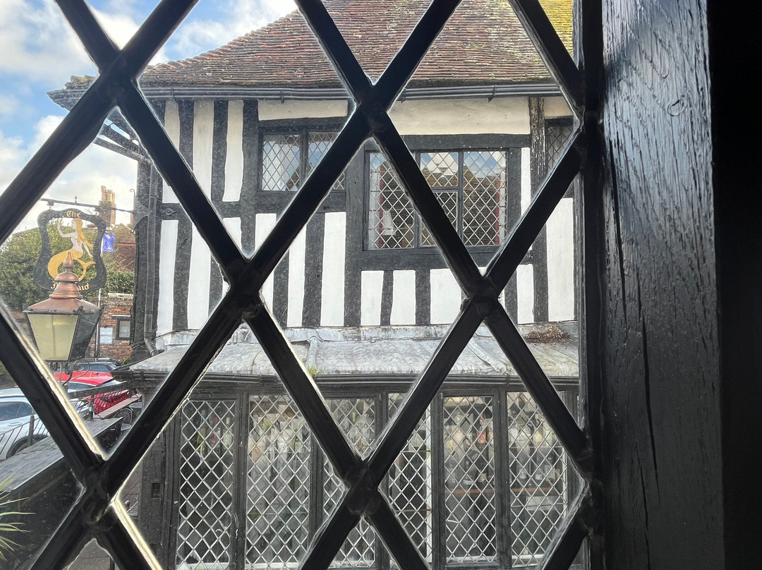 美人鱼旅馆主图