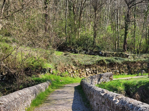 Le pont du Diable-Montoulieu必去景点