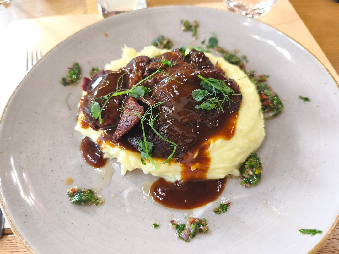 Table Of Charles主图