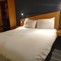 南安普敦西智选假日酒店-客卧