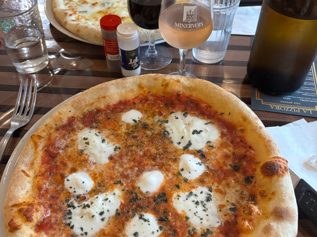 La Pizzora
