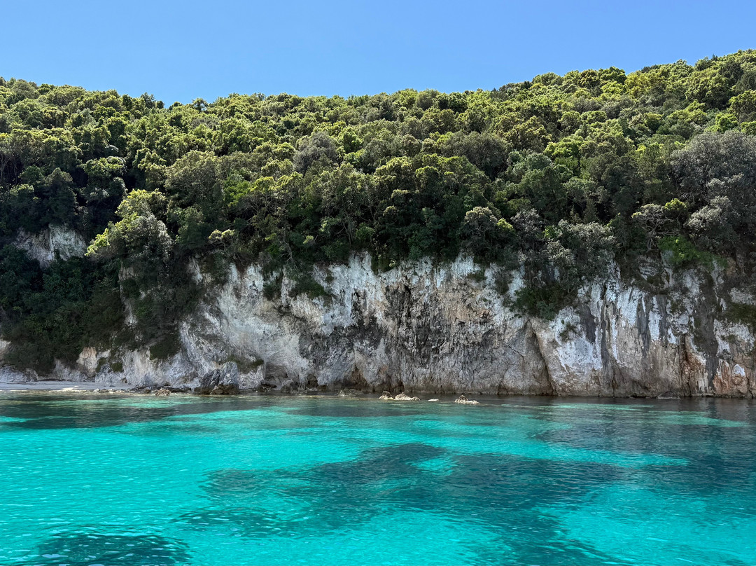 Easybook - Kostas Boat Trips-Agios Georgios必去景点
