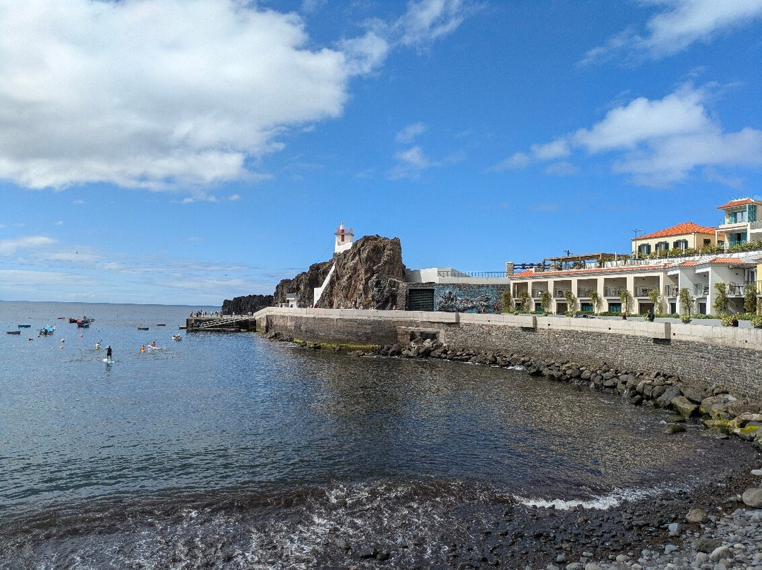Farol De Câmara De Lobos (lighthouse)