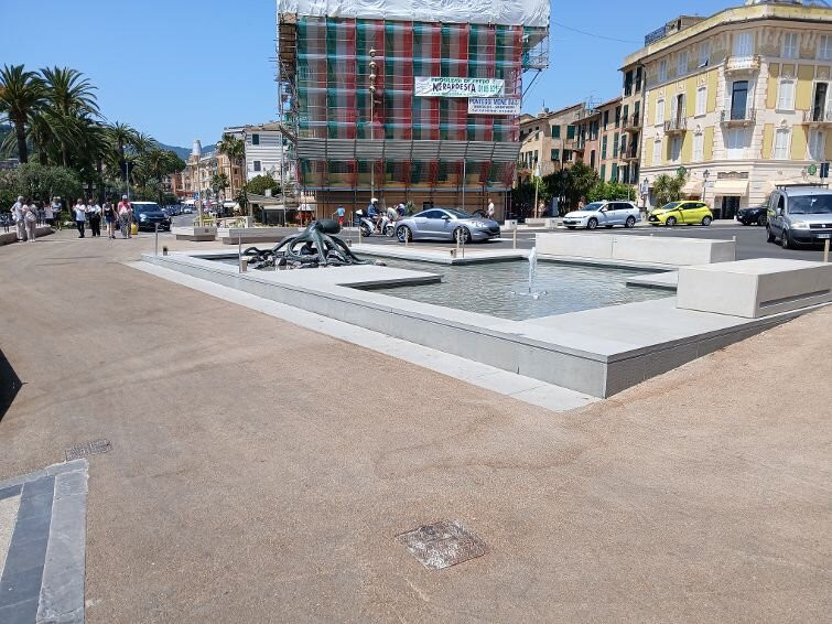 Fontana del polpo-拉帕洛必去景点