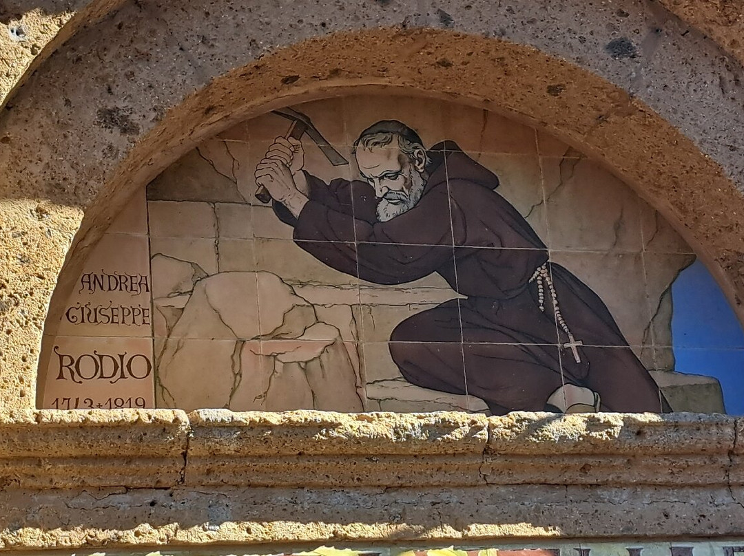 Pontificio Santuario Maria SS. "ad Rupes"-Castel Sant'Elia必去景点