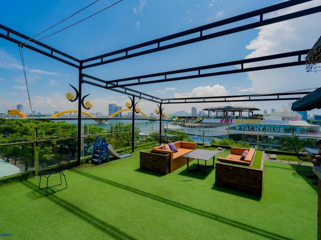 QUIZAS Riverside Hotel & Residence