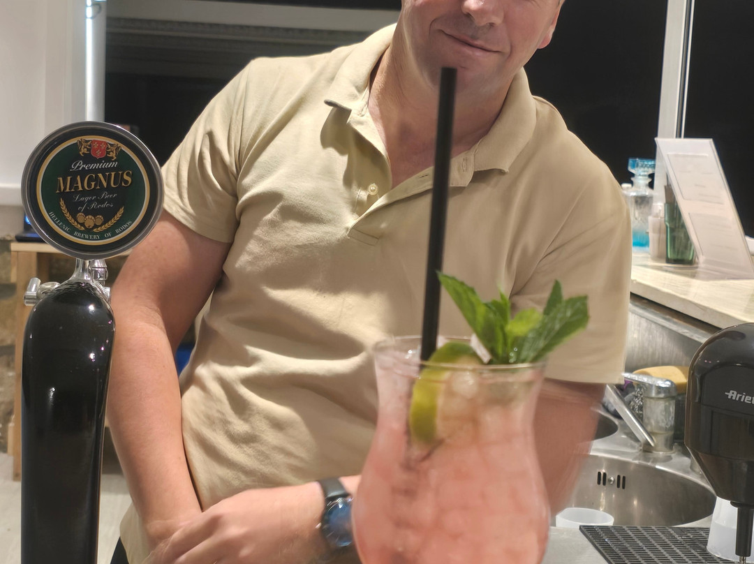 阳光海滩林多斯酒店主图