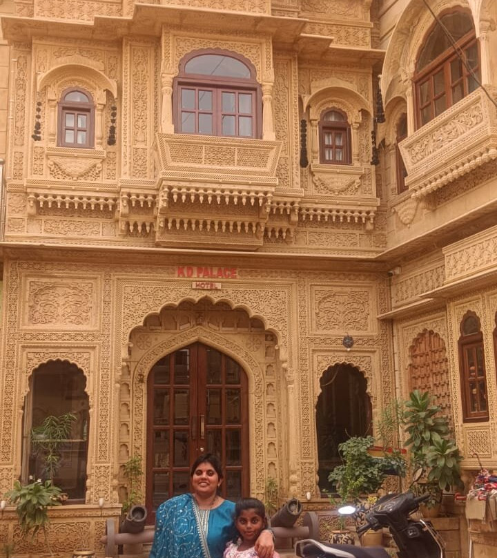 Honey Cabs Udaipur-乌代布尔必去景点
