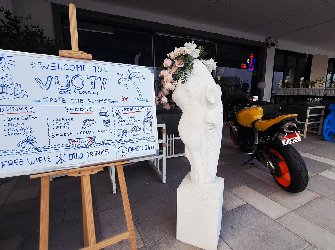 Vuoti Cafe & Lounge