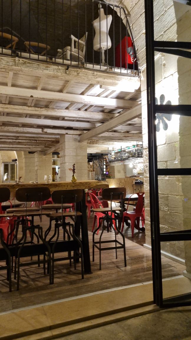 曼杜里诺广场酒店-旅行者
