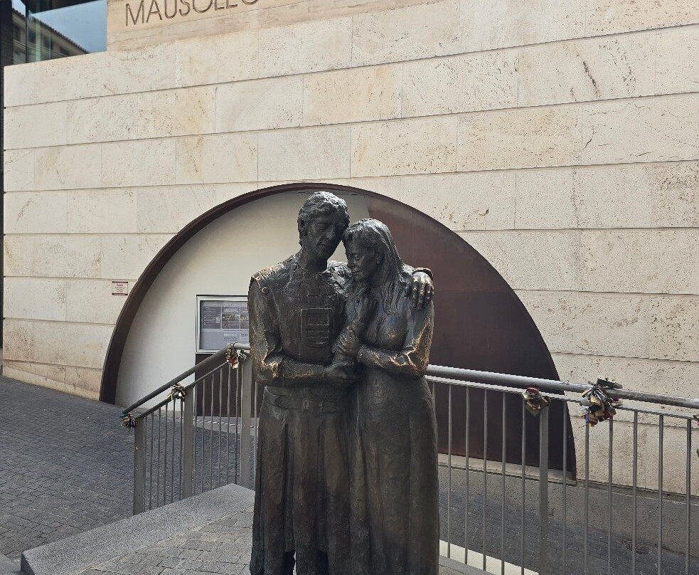 Mausoleo de los Amantes de Teruel-特鲁埃尔必去景点