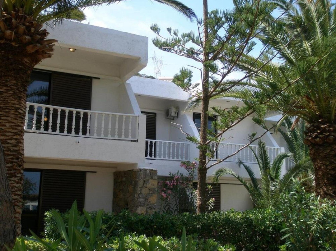 Thrypti酒店住宿-Avra Palm
