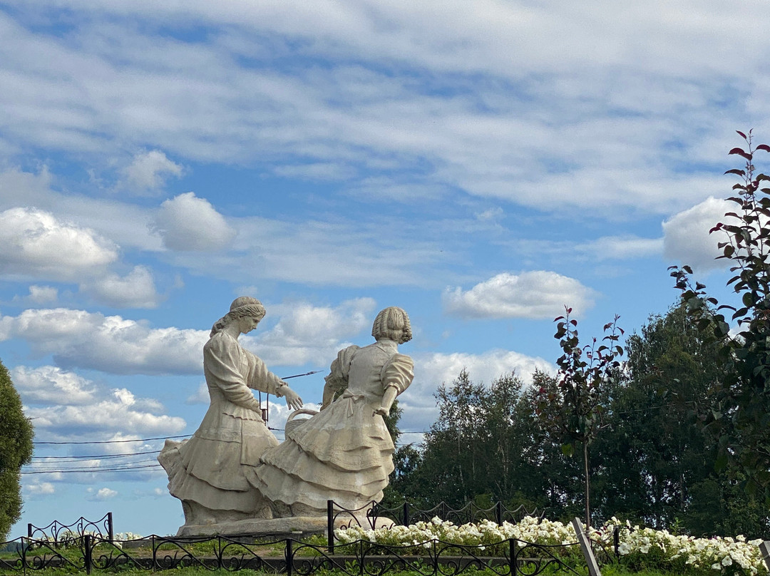 Sculpture Two Sisters-Sestroretsk必去景点