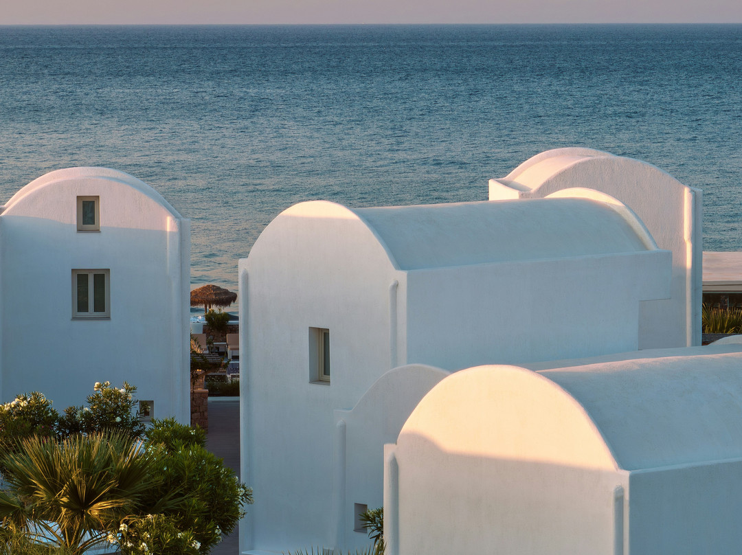 维查德酒店住宿-Sea Breeze Santorini Beach Resort, Curio Collection By Hilton