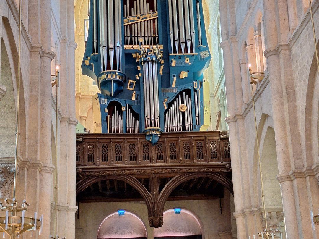 Basilique Saint Andoche de Saulieu-索留必去景点