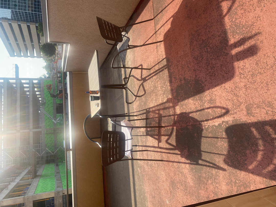 卡勒旅馆及套房酒店