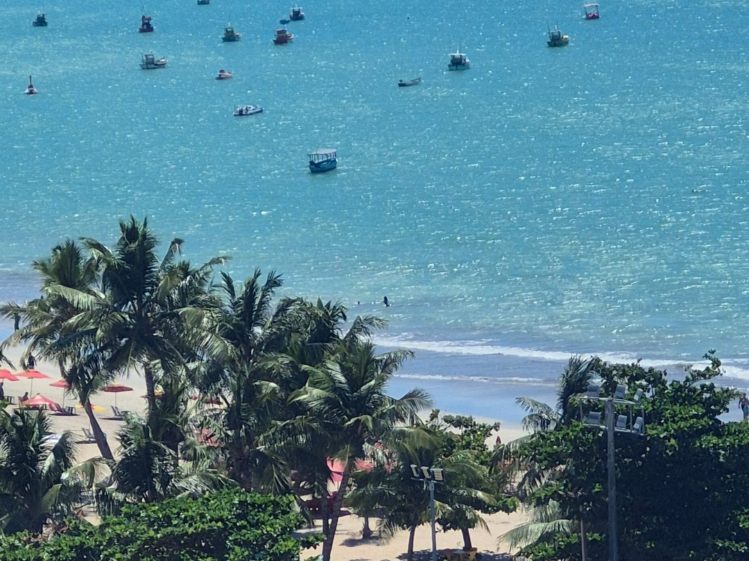 微风海滩酒店主图