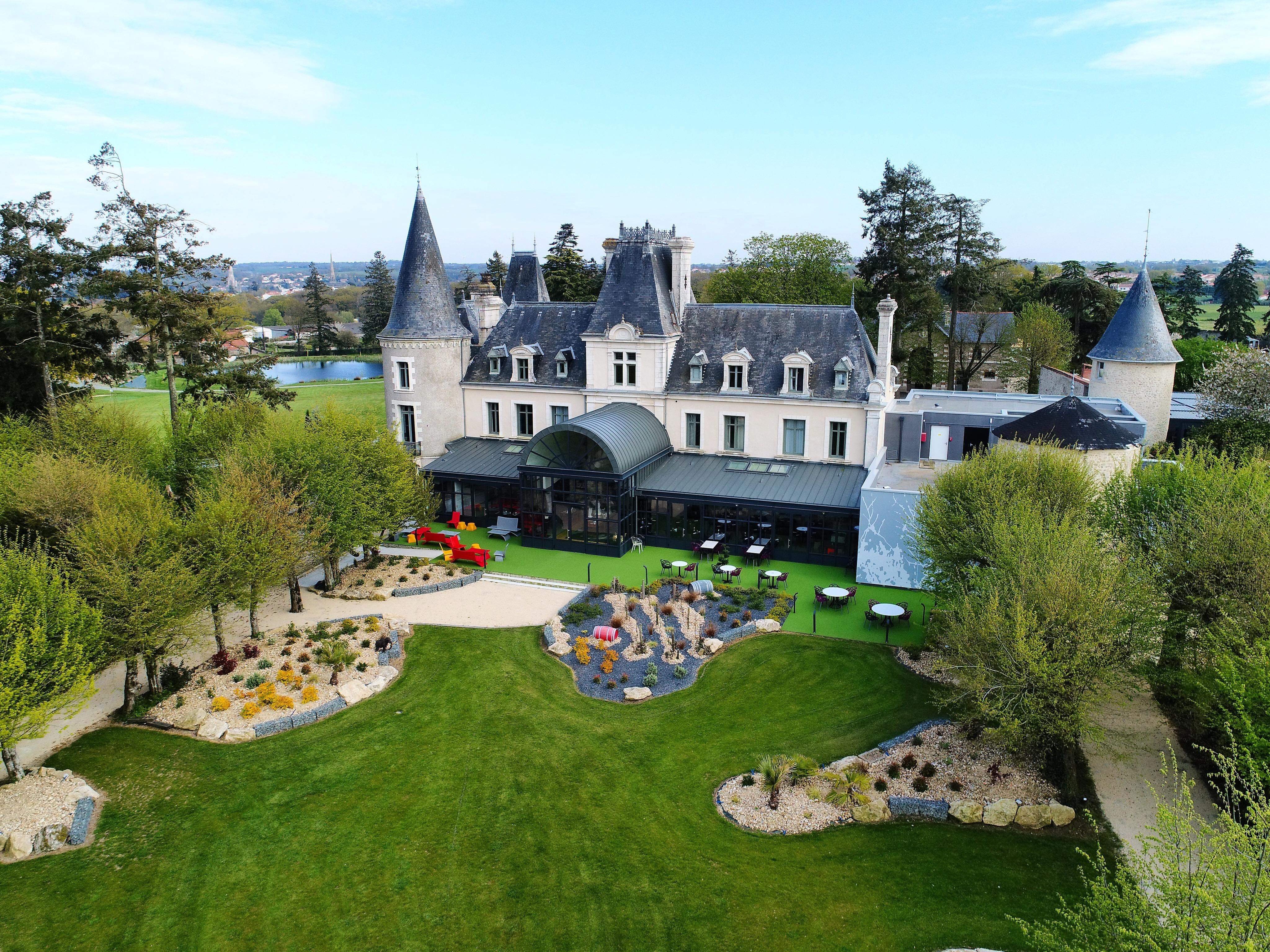 Château de la Barbinière - Hôtel de Charme & Restaurants-官方