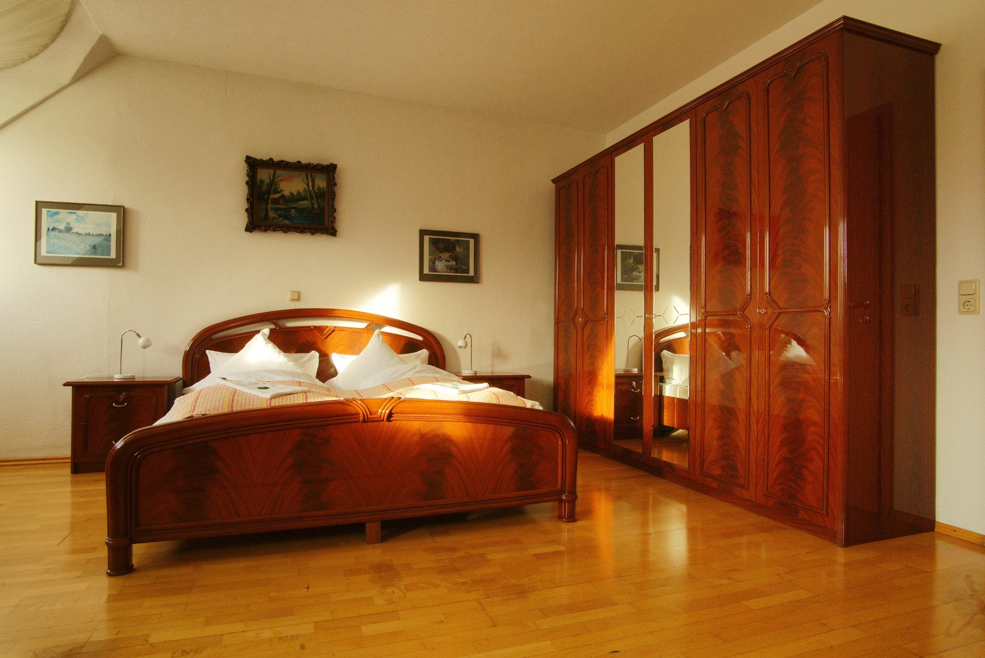 Dom-Hotel-官方