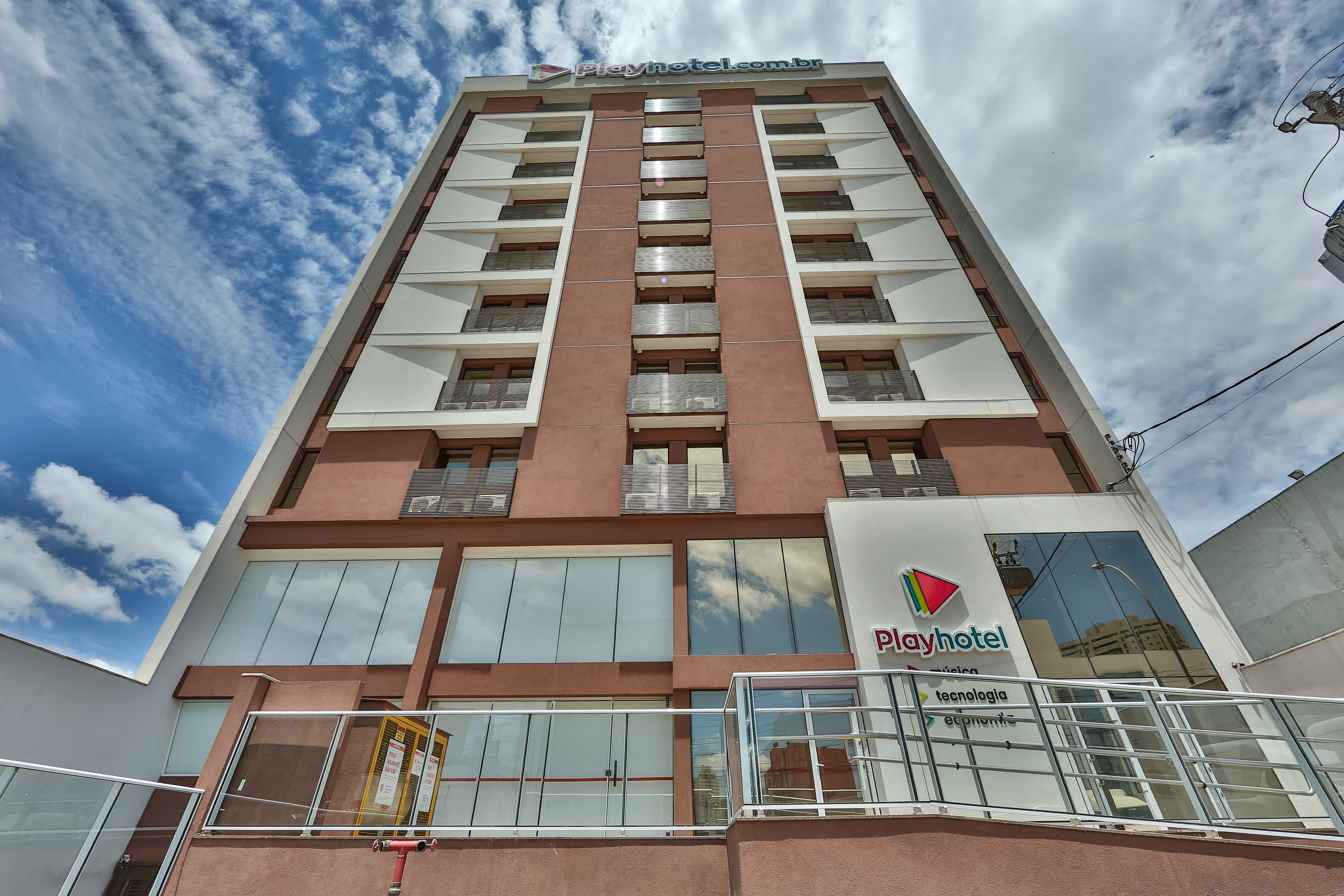 I5 Play Hotel-官方
