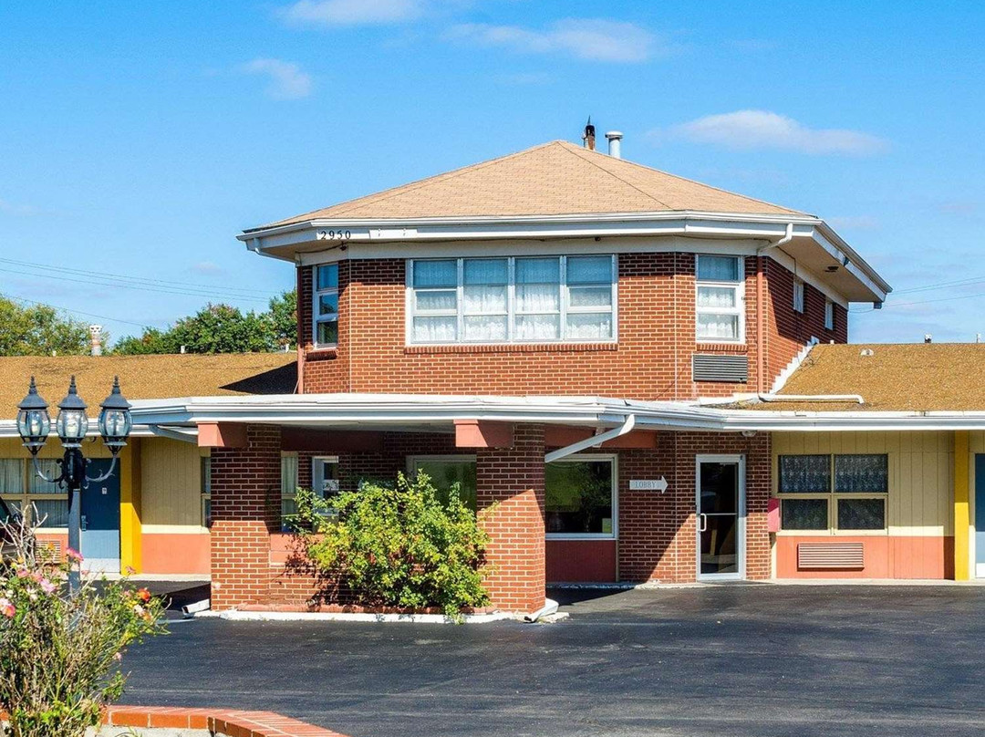 Econo Lodge Topeka Kansas