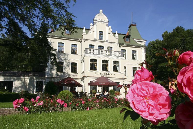 Duszniki Zdroj酒店住宿-Hotel Fryderyk - Restaurant & SPA