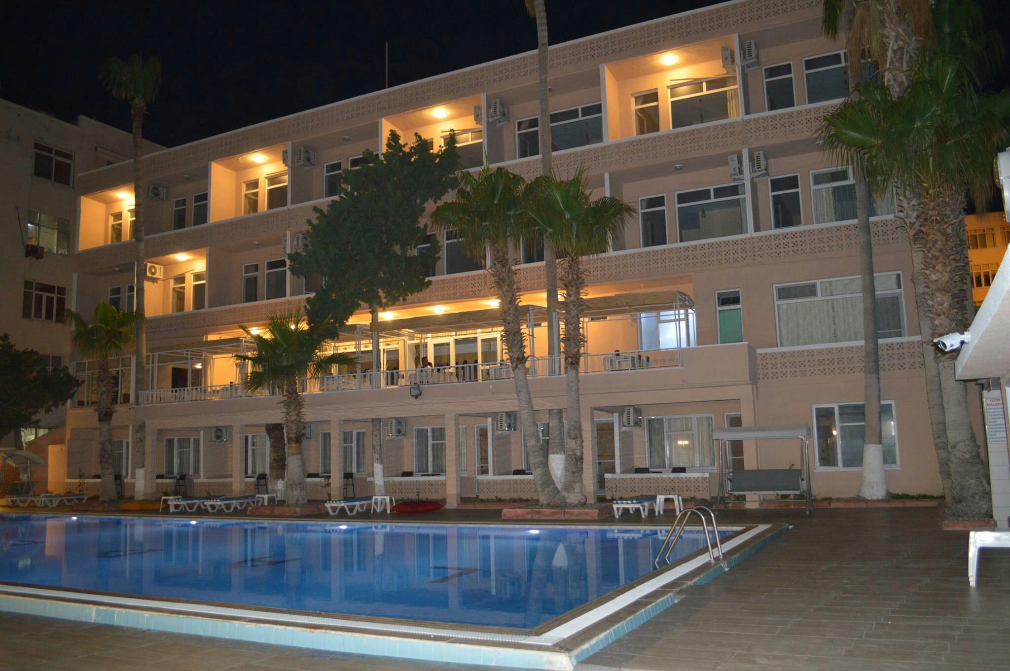 Lades Hotel-泳池