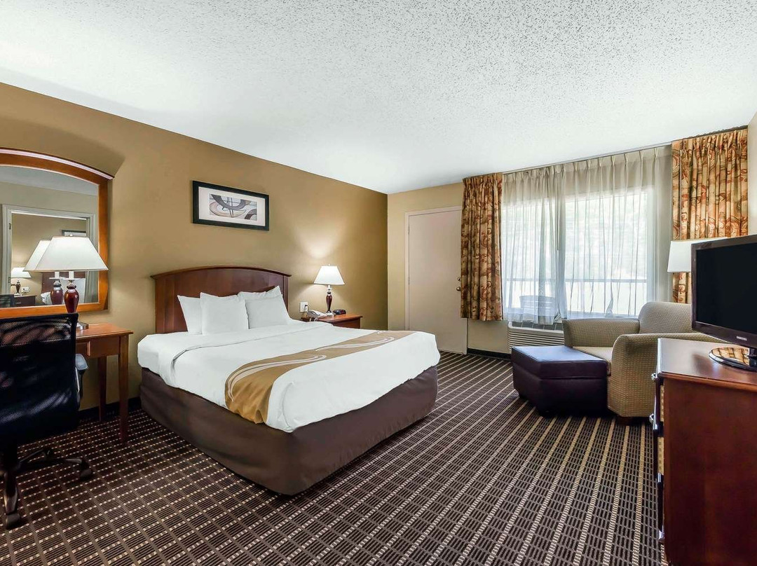 Quality Inn & Suites Sevierville - Pigeon Forge