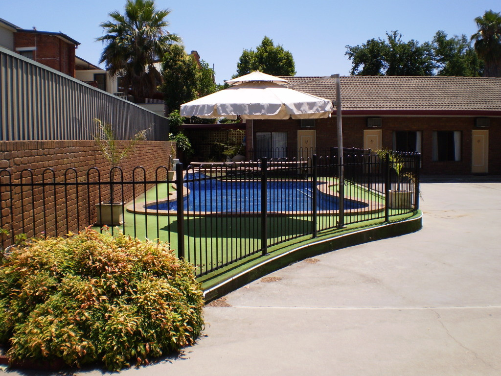 Fountain Court Motor Inn