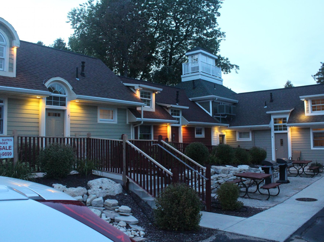 Fish Creek Motel & Cottages