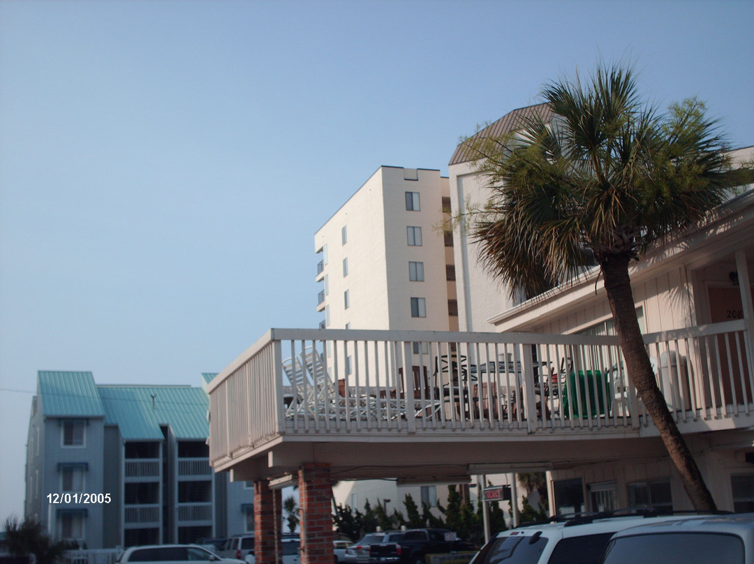 Palm Court by R+R Beach Club