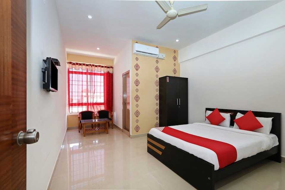 OYO 28369 Green Valley Residency