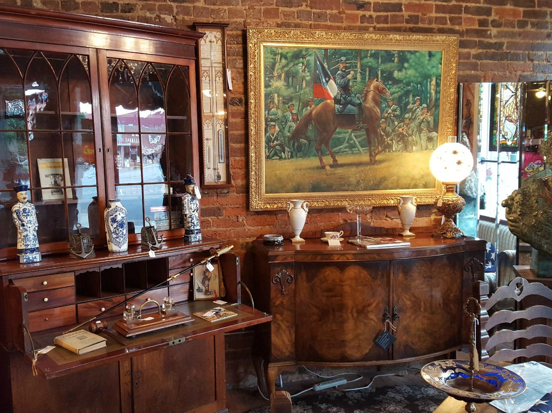 Magnolia Antique Gallery-Fayetteville必去景点