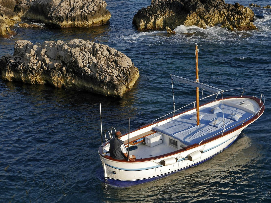 Capri Rent Boats-卡碧岛必去景点