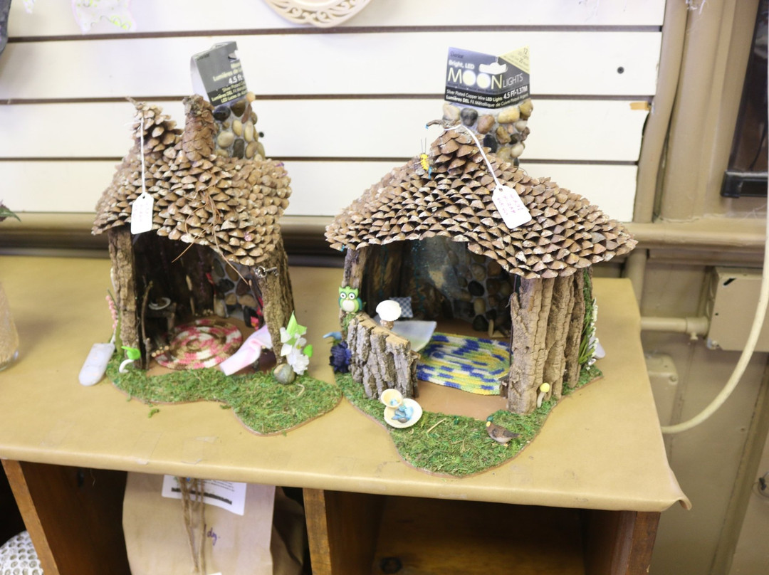 Bexley旅游景点-Golden Hobby Gift Shop