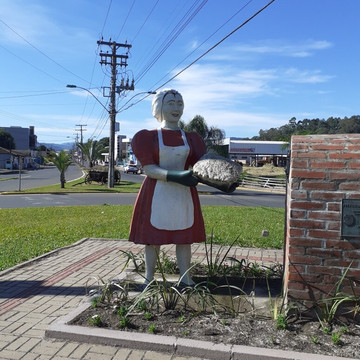 Monumento à Cuqueira-Rolante必去景点