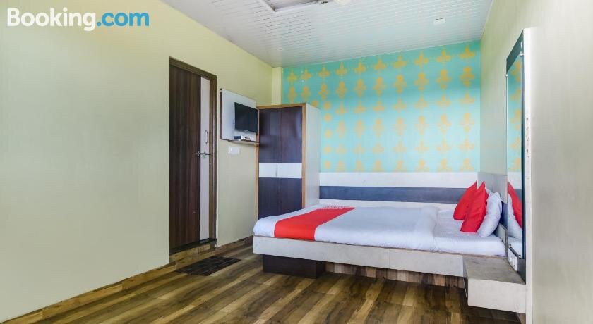 OYO 68011 Resort Shankarmuni