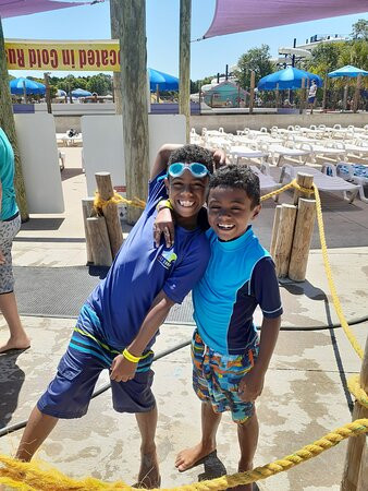 Splash Kingdom Family Waterpark-Canton必去景点